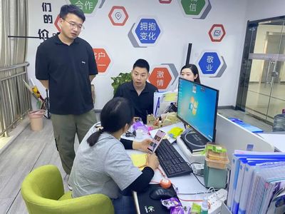 樅陽(yáng)縣電商中心 以服務(wù)為核心，以咨詢?yōu)闃蛄海尜x能縣域企業(yè)高質(zhì)量發(fā)展